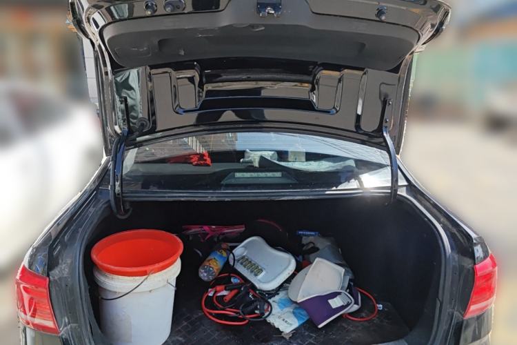 Used Volkswagen Lavida 2015 1.6L Manual Fashion Edition