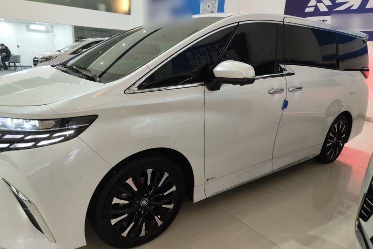 Used Toyota Alphard 2024 Dual-Engine 2.5L Prestige Edition
