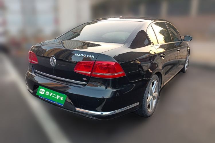 Used Volkswagen Magotan 2016 1.8TSI Luxury Comfort Model Rear Right 45 Deg