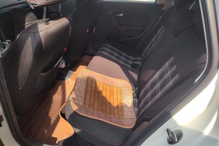 Used Volkswagen Polo 2016 1.4L Manual Fashion Model
