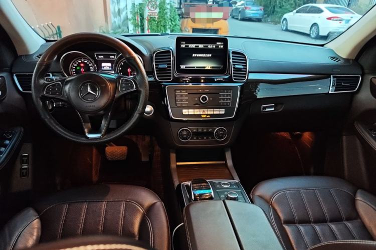 Used Mercedes-Benz GLS 2018 Refreshed GLS 400 4MATIC Dynamic Edition Center Console