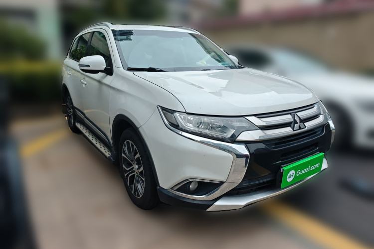 Used Mitsubishi Outlander 2018 2.0L Two-Wheel Drive Glory Edition 5 Seats