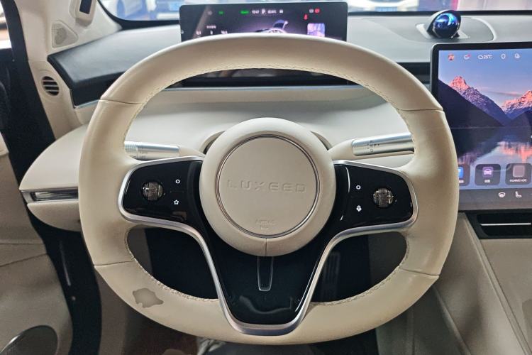 Used Hima Luxeed R7 2024 All-Electric 736 km Ultra Steering Wheel