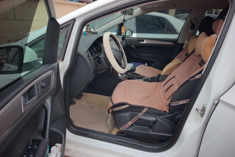 Used Volkswagen Golf Sportsvan 2016 1.6L Manual Comfort Model Driver Seat