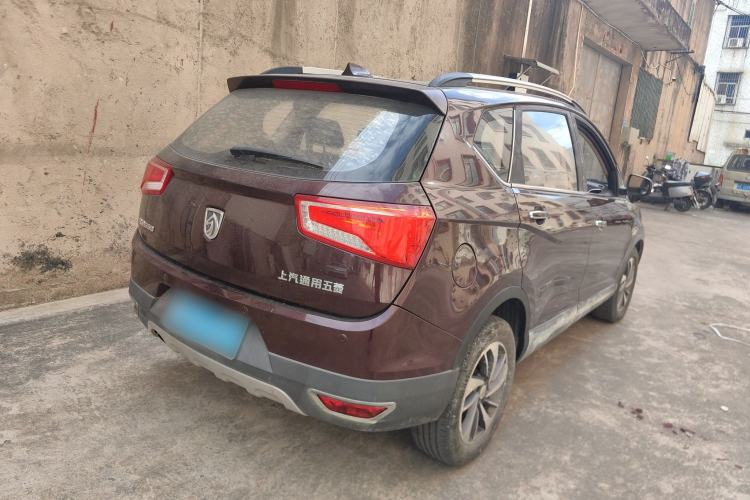 Used Baojun 560 2015 1.8L manual luxury version
