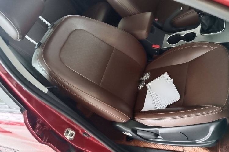 Used JAC T8 2020 2.0T Diesel Two-Wheel-Drive Prestige Version with Large Double Cabin HFC4DB2-2E