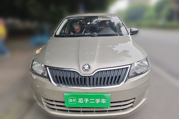Used Skoda Rapid 2016 1.6L Manual Front-Wheel-Drive Version Front