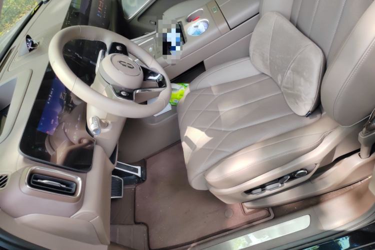 Used Hima AITO M8 2025 Extended-Range Max+ Version 53.4 kWh 6-Seater Edition Left Front Seat