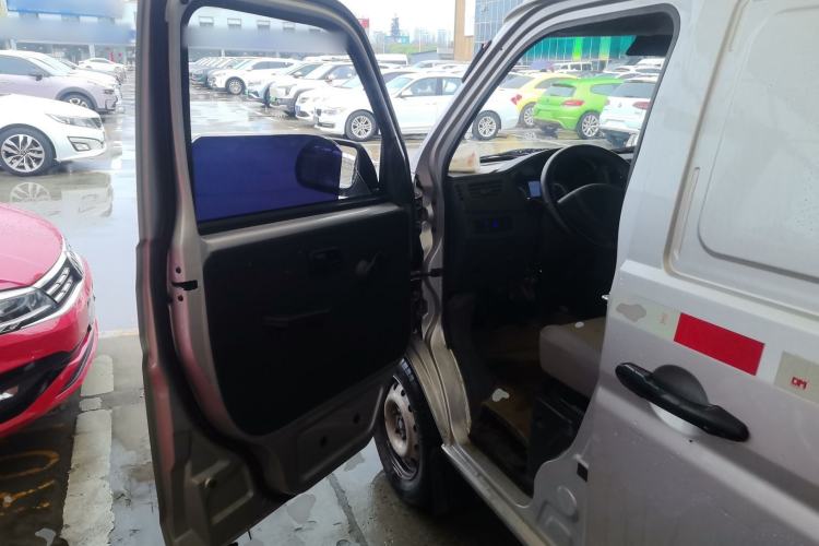 Used Jinbei Hiace X30 2023 1.5L Luxury Cargo Version 2/5-Seater SWC15M Left Front Seat