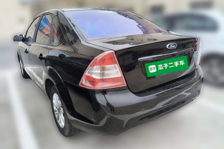 Used Ford Focus 2011 Sedan 1.8L Manual Classic Model
