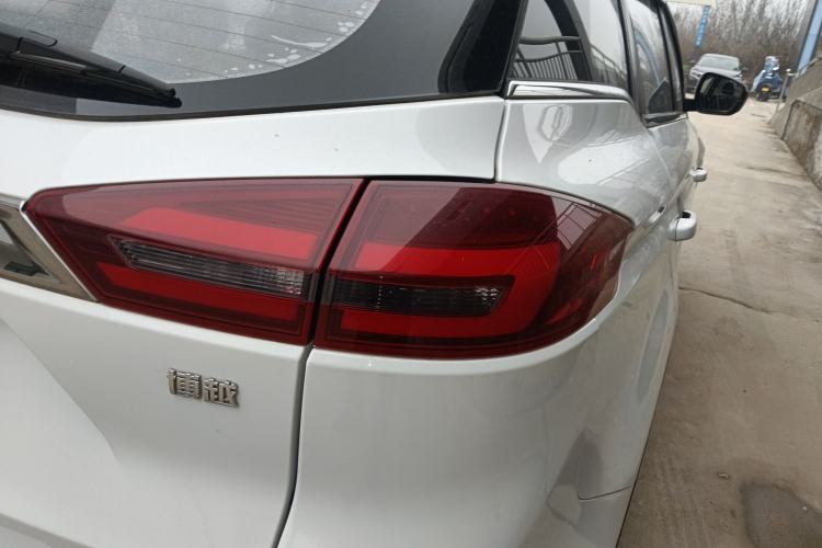 Used Geely Auto Emgrand X7 Sport 2018 2.0L Manual Two-Wheel Drive Zhiya Version
