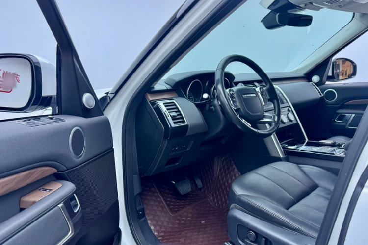 Used Land Rover Discovery 2017 3.0 SC V6 S Interior 2