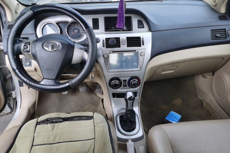 Used Great Wall C30 2010 1.5L Manual Luxury Edition Center Console