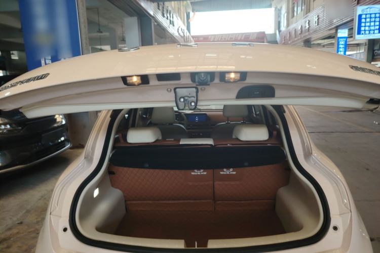 Used ORA Good Cat 2023 401 km Standard Range Premium Version Lithium Iron Phosphate
