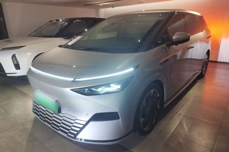 Used XPeng X9 2024 702 Ultra-Long Range Pro