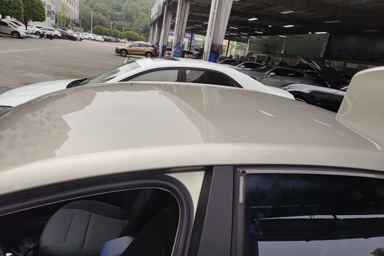 Used Volkswagen Bora 2016 1.6L Automatic Fashion Model Roof