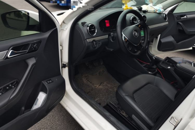 Used Volkswagen Jetta 2017 1.5L Manual Comfort Model Driver Seat