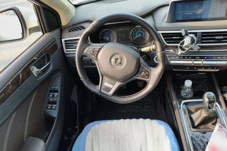 Used Dongfeng Fengon 580 2020 1.5T Manual Luxury Version
