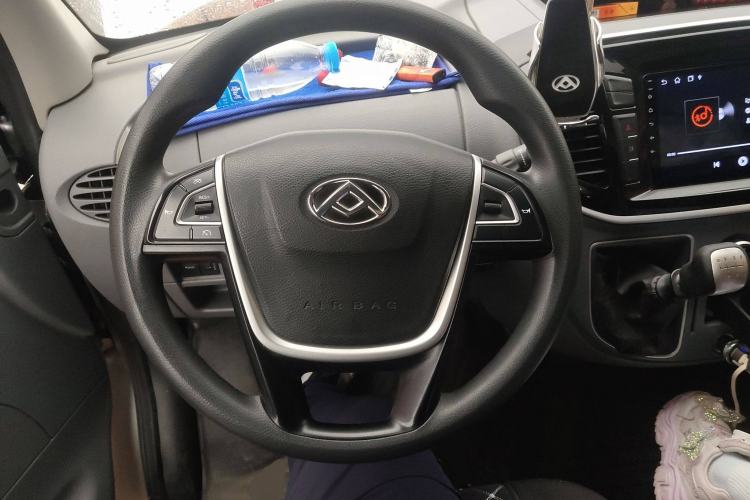 Used SAIC MAXUS Xintu V80 2023 2.0T Manual Classic Aoyuntong Short Wheelbase Ultra-Low Roof 5/6-Seater Steering Wheel