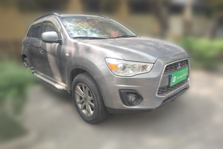 Used Mitsubishi ASX 2013 2.0L CVT Two-Wheel Drive Elite Edition Front Right 45 Deg