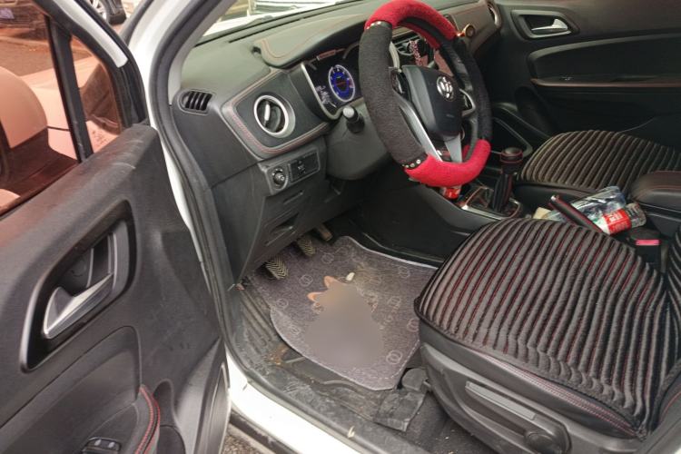 Used Brilliance V3 2016 1.5L Manual Elite Version Driver Seat