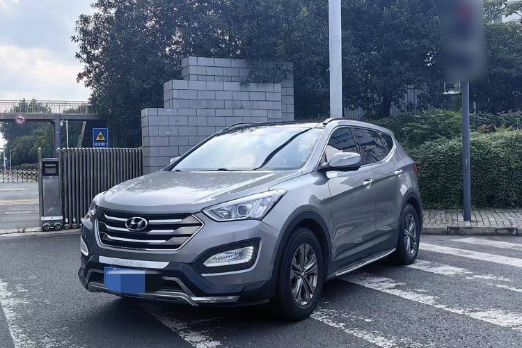 Used Hyundai Santa Fe 2013 2.4L Automatic 4x4 Smart Version
