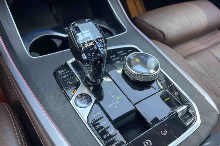 Used BMW X7 2022 xDrive40i Luxury Package with Leading Features
