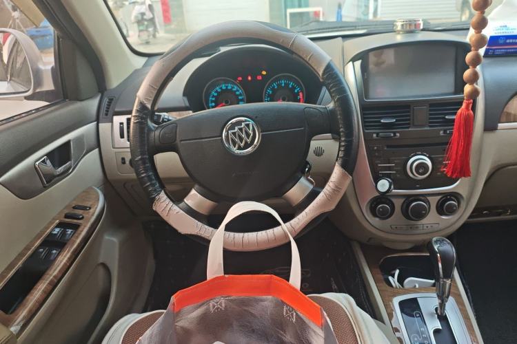 Used Buick Excelle 2015 1.5L Automatic Classic Model
