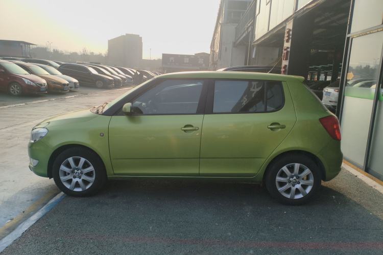Used Skoda Fabia 2014 1.4L Automatic Crystal Edition