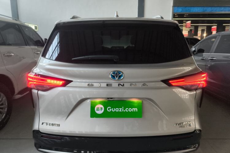 Used Toyota SIENNA 2021 2.5L Hybrid Platinum Edition
