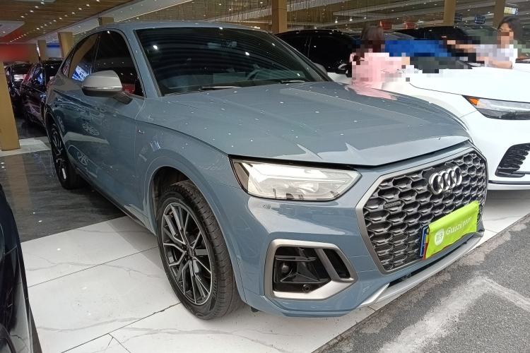 Used Audi Q5L Sportback 2022 40 TFSI RS Package Performance Model Front Right 45 Deg