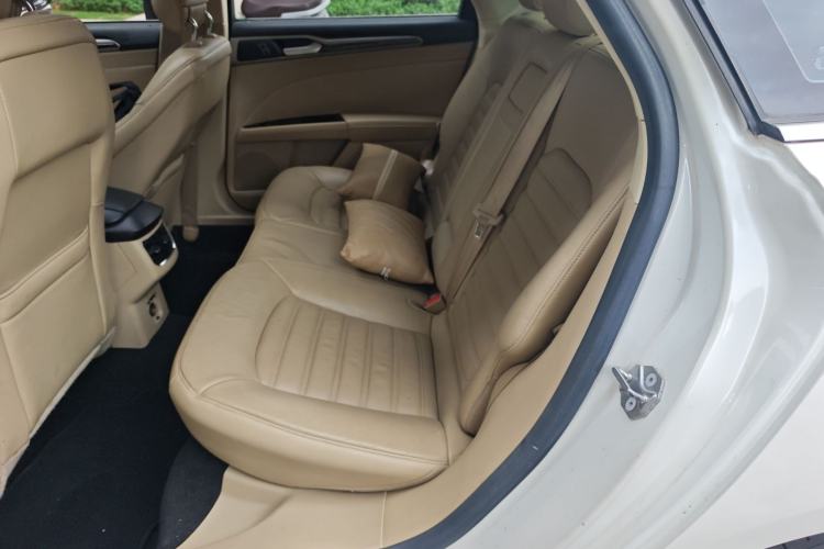 Used Ford Mondeo 2013 2.0L GTDi 200 Fashion Edition Left Rear Seat