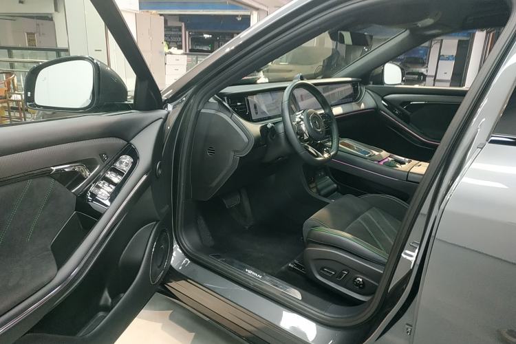 Used VOYAH FREE 2025 318 318 km Rear-Drive Touring Edition
