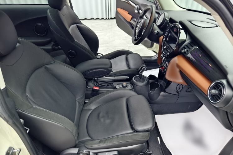 Used MINI MINI 2018 1.5T COOPER Artist