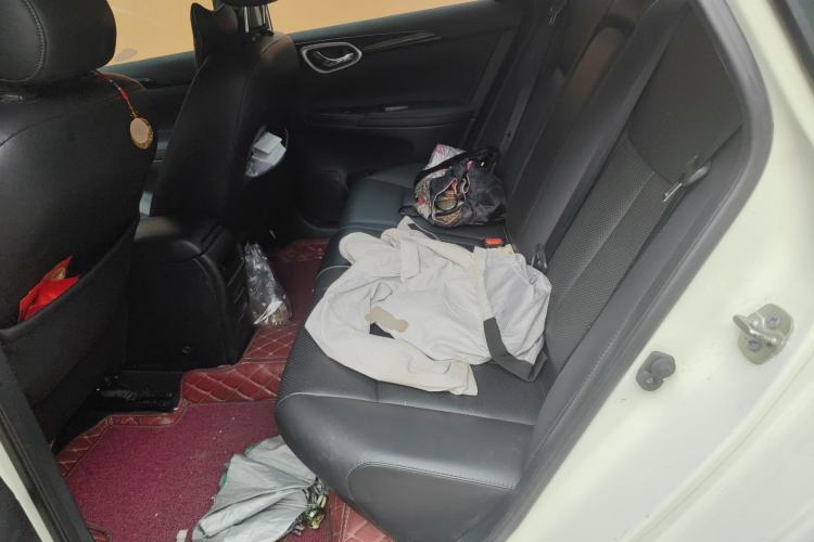 Used Nissan Sylphy 2019 1.6XV CVT Smart Connect Luxury Edition China V Standard Left Rear Seat