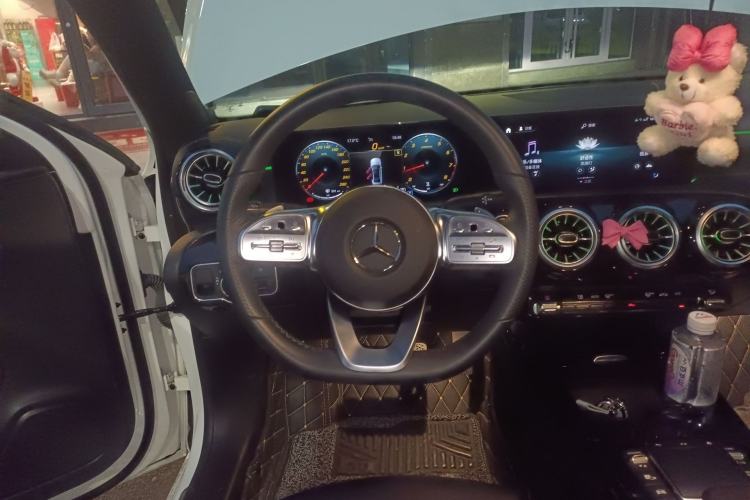 Used Mercedes-Benz A-Class 2022 Restyled A 200 L Sport Sedan Fashion Version Steering Wheel