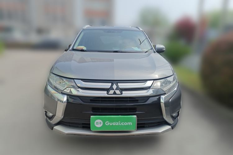 Used Mitsubishi Outlander 2018 2.4L 4x4 Luxury Edition 7-Seater
