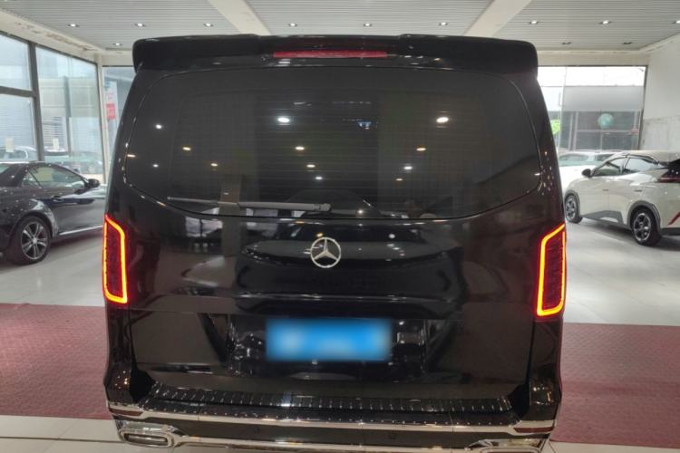 Used Mercedes-Benz Vito 2023 2.0T Elite Version 7 Seats Rear