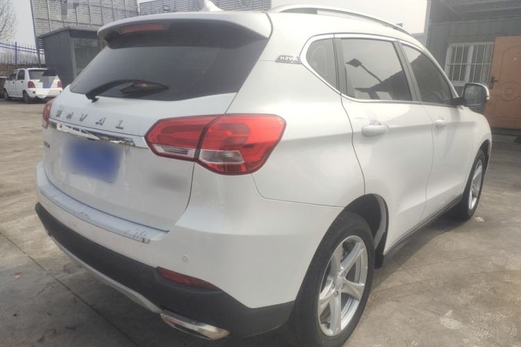 Used Haval H2 2018 Chuanxiang Edition 1.5T Manual Two-Wheel Drive Fashion Model China V Standard