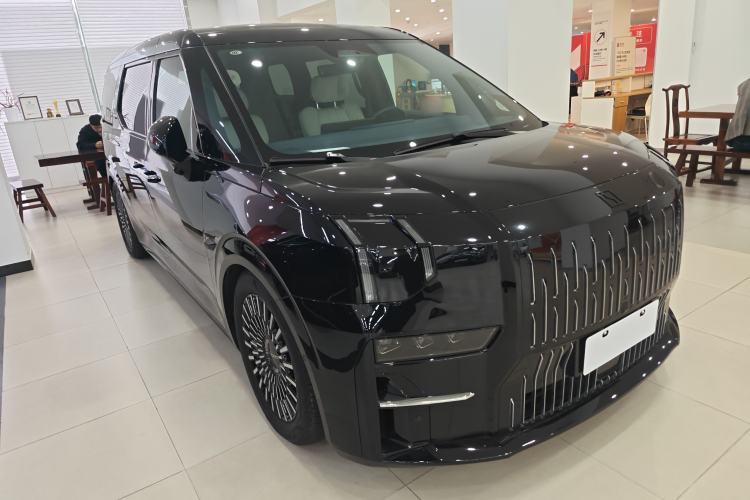 Used Zeekr 009 2022 Revised WE Version Exterior 2