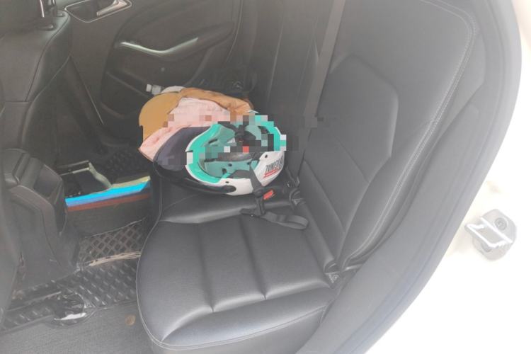 Used Mercedes-Benz B-Class 2017 B 200 Sport Edition Left Rear Seat