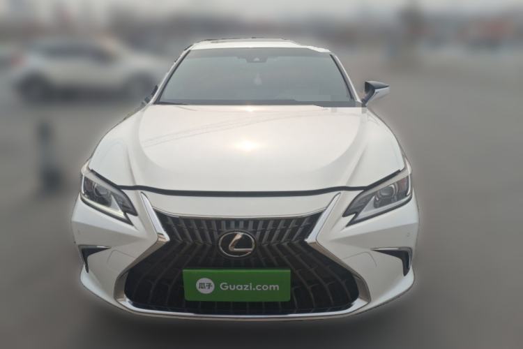 Used Lexus ES 2022 300h Excellence Edition
