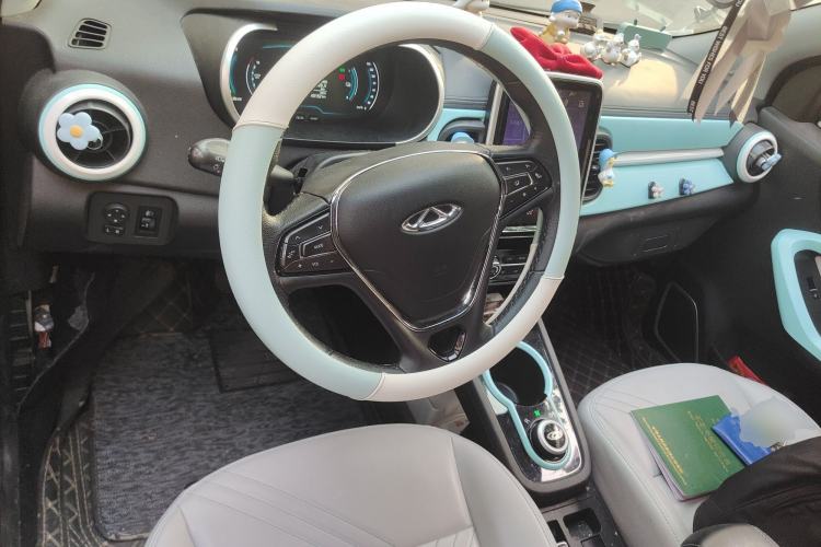 Used Chery QQ Little Ant 2021 200 000 Yuan Ant Fan Edition Energized Version NMC Lithium Battery 408 km Center Console