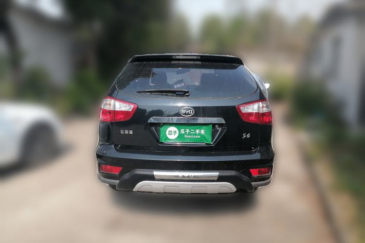 Used BYD S6 2013 Platinum Edition 2.0L Manual Luxury Model
