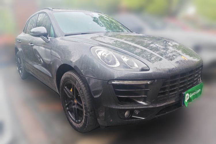 Used Porsche Macan 2016 Macan 2.0T Front Right 45 Deg