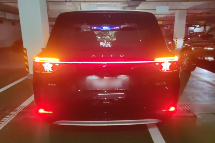 Used Hima AITO M9 2025 Extended-Range Ultra Version 52 kWh 6-Seater Rear