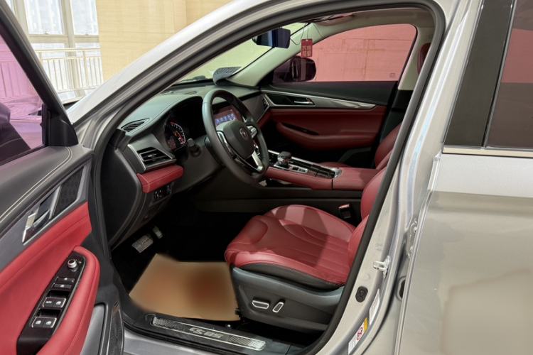 Used CHANGAN CS85 COUPE 2019 1.5T DCT Version China VI Standard Interior 4