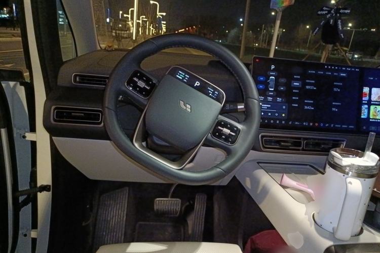 Used Li Auto MEGA 2025 Home Family Special Edition
