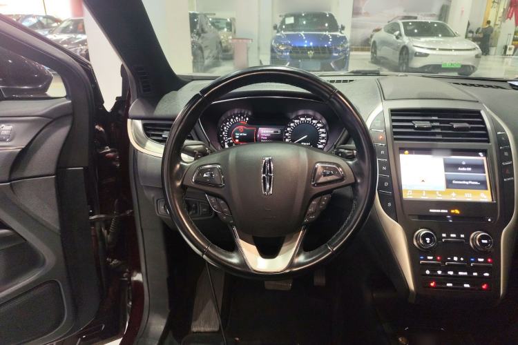 Used Lincoln MKC 2017 2.0T Two-Wheel Drive Deluxe Edition