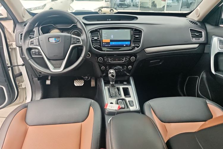 Used Geely Auto Vision X6 2016 1.3T CVT Flagship Model Center Console